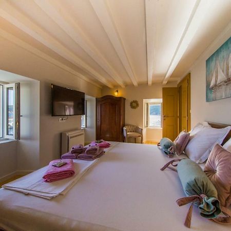 Villa Martina Komiza Luaran gambar